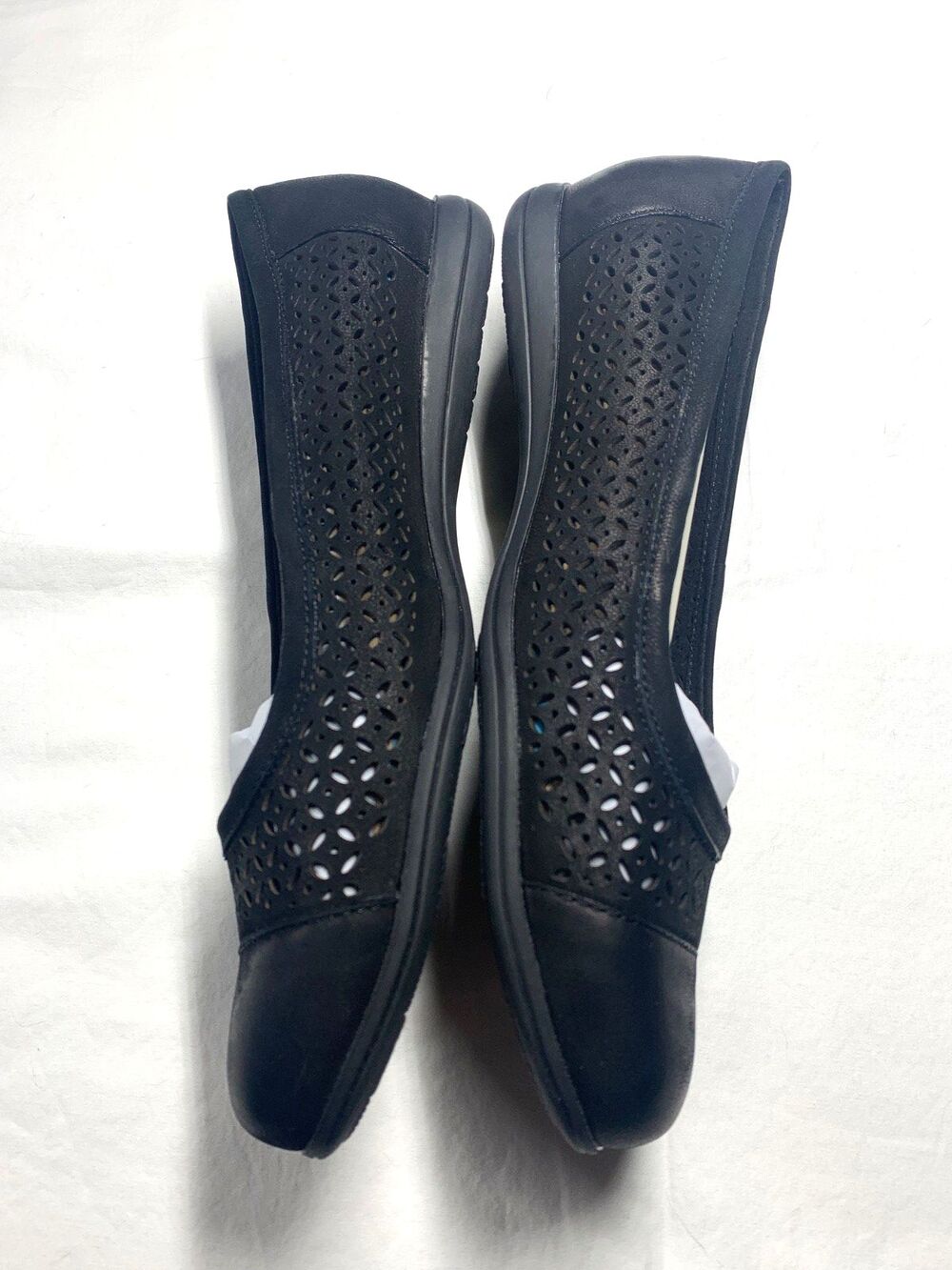 Trotters Delmara Black Perforated Leather Slip On Shoes Womens Size 10.5 M NWOB - Picture 5 of 7